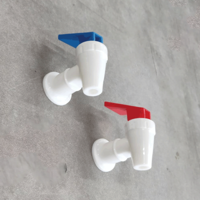 ก๊อกหางปลาพลาสติก (โยก)